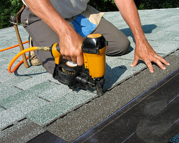 Best Flat Roof Repair Services  in Menomonie, WI